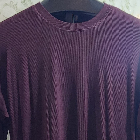 Pulse Ribbed Knit Long Sleeve Top - Picture 3 of 9